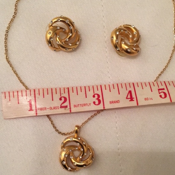 Lovely vintage gold tone and rhinestone earrings and necklace​ - Picture 6 of 6